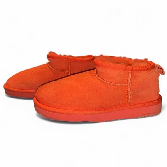 UGG CLASSIC ULTRA MINI - Picture 2 of 4